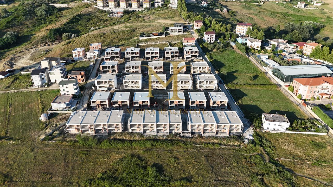VILLA IN VENDITA NEL COMPLESSO "SIAR", LAGO DI FARKA, TIRANA!