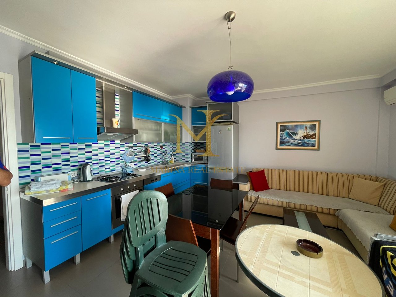 Apartament për shitje në vijë të parë me detin – Shkëmbi i Kavajës