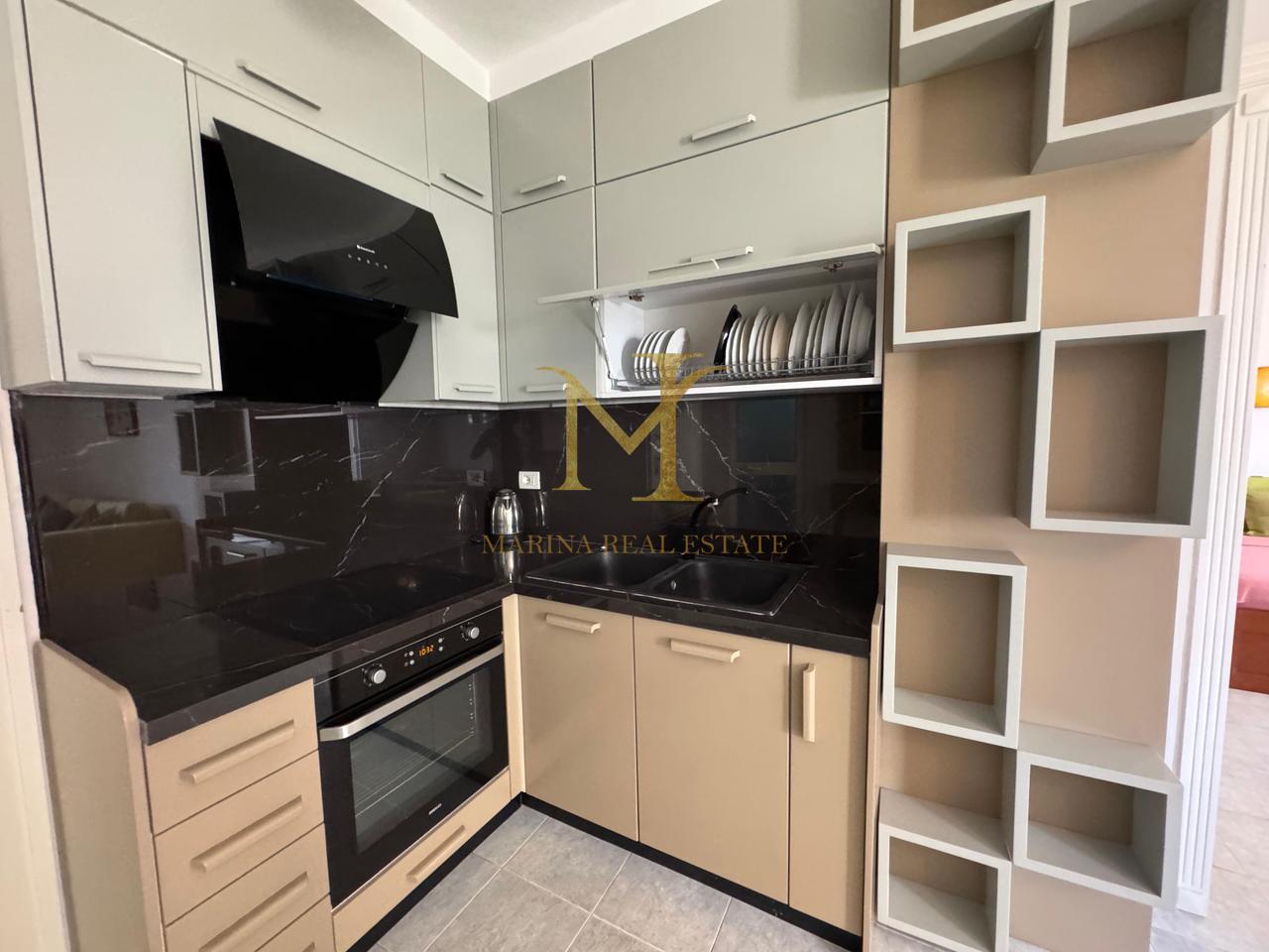 SI VENDE APPARTAMENTO 1+1 CON VISTA MARE E GARAGE A PLAZH HEKURUDHA!!