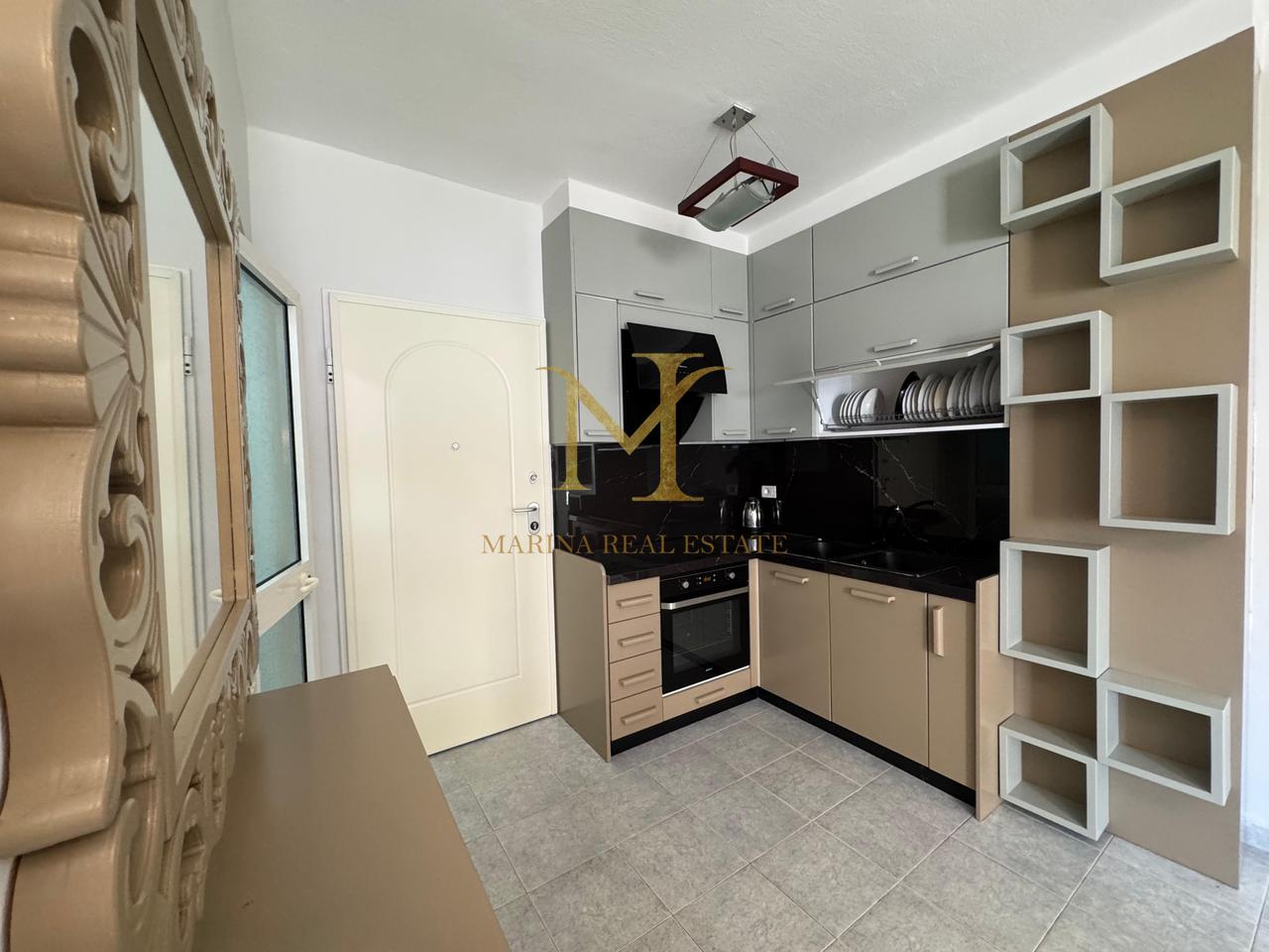 SI VENDE APPARTAMENTO 1+1 CON VISTA MARE E GARAGE A PLAZH HEKURUDHA!!