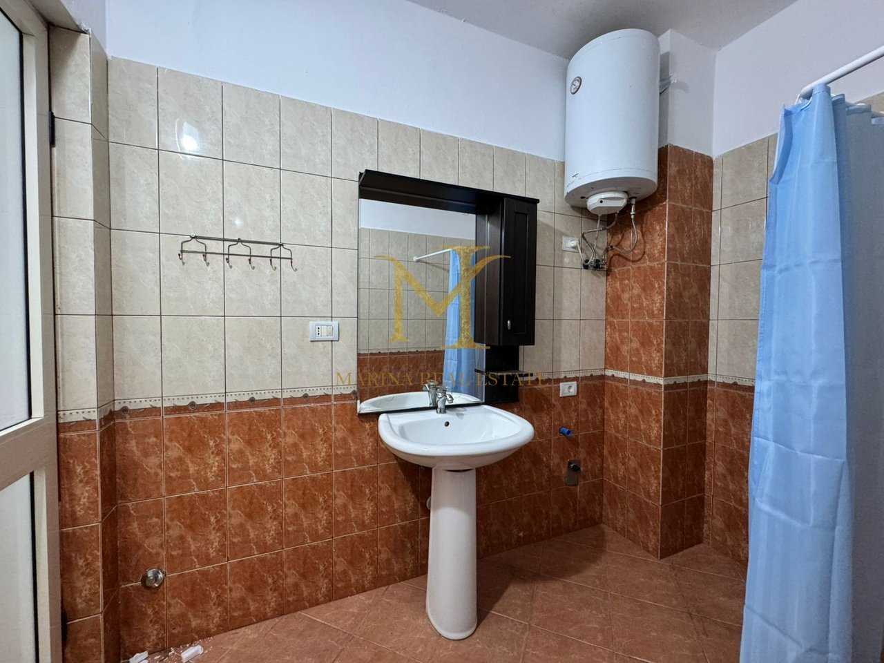 VENDESI IN VENDITA APPARTAMENTO 2+1 SULLA SPIAGGIA DI DURAZZO!!