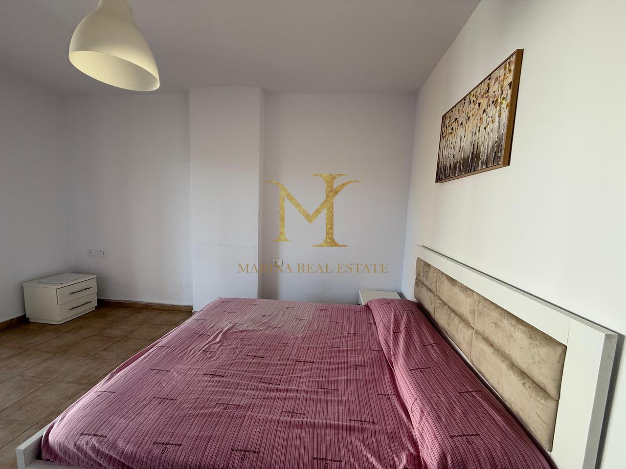 SHITET APARTAMENT 1+1 ME KUZHINE TE VECUAR + VERANDE NE PLEPA KOMPLEKSI ROTONDO !