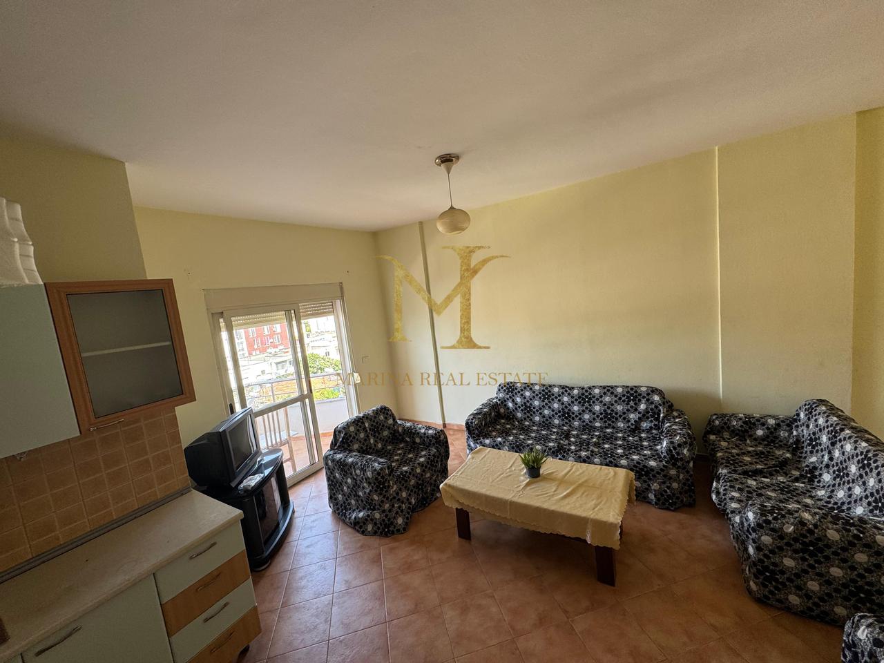 ? VENDESI APPARTAMENTO 2+1 A DURRËS – POSIZIONE FANTASTICA!