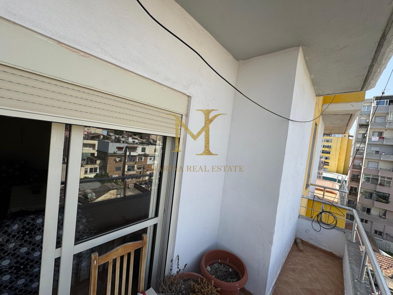 ? VENDESI APPARTAMENTO 2+1 A DURRËS – POSIZIONE FANTASTICA!