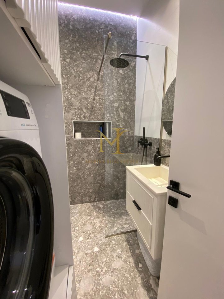 Apartament 1+1 me verandë për shitje në Radhimë – (i ndare ne 2 garsoniere)