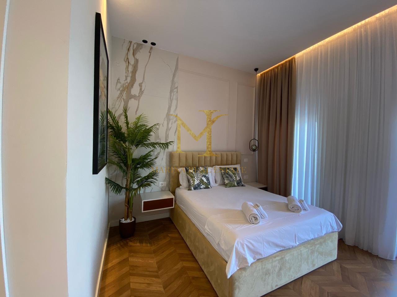 Apartament 1+1 me verandë për shitje në Radhimë – (i ndare ne 2 garsoniere)