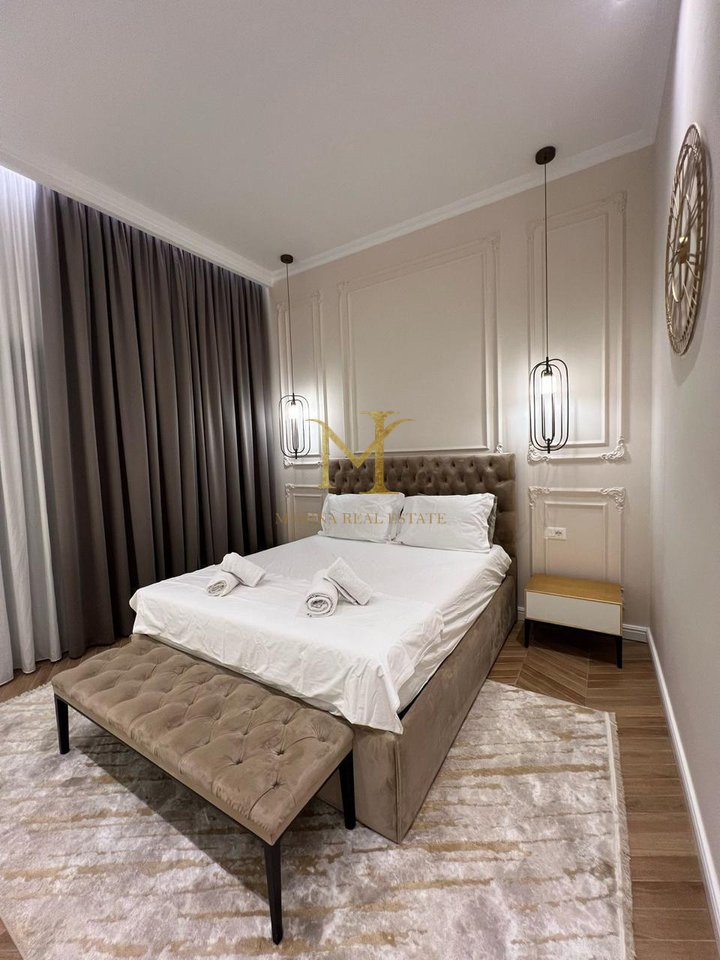 Apartament 1+1 me verandë për shitje në Radhimë – (i ndare ne 2 garsoniere)