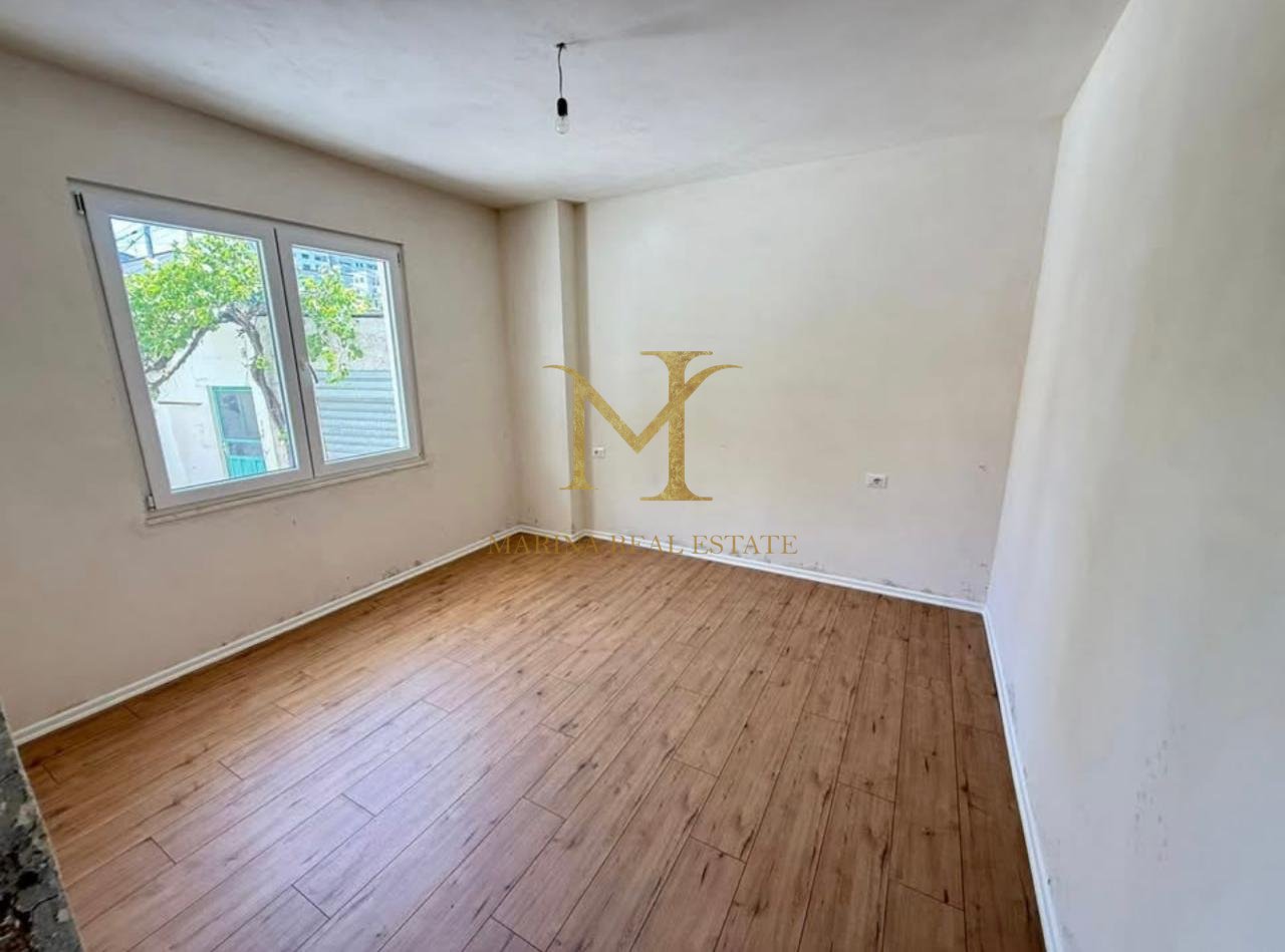 APARTMENT FOR SALE AT THE INDUSTRIAL MARKET IN DURRES!!
