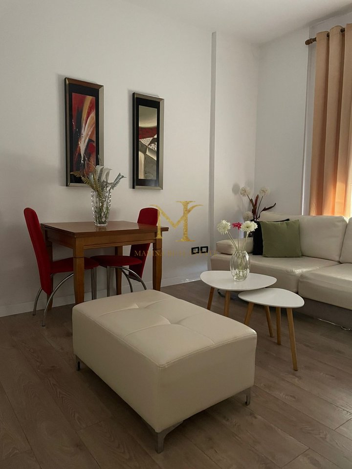 Qera apartamenti 1+1 Durres, tek Markata