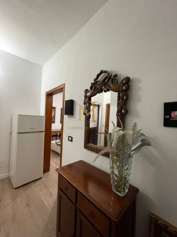 Qera apartamenti 1+1 Durres, tek Markata