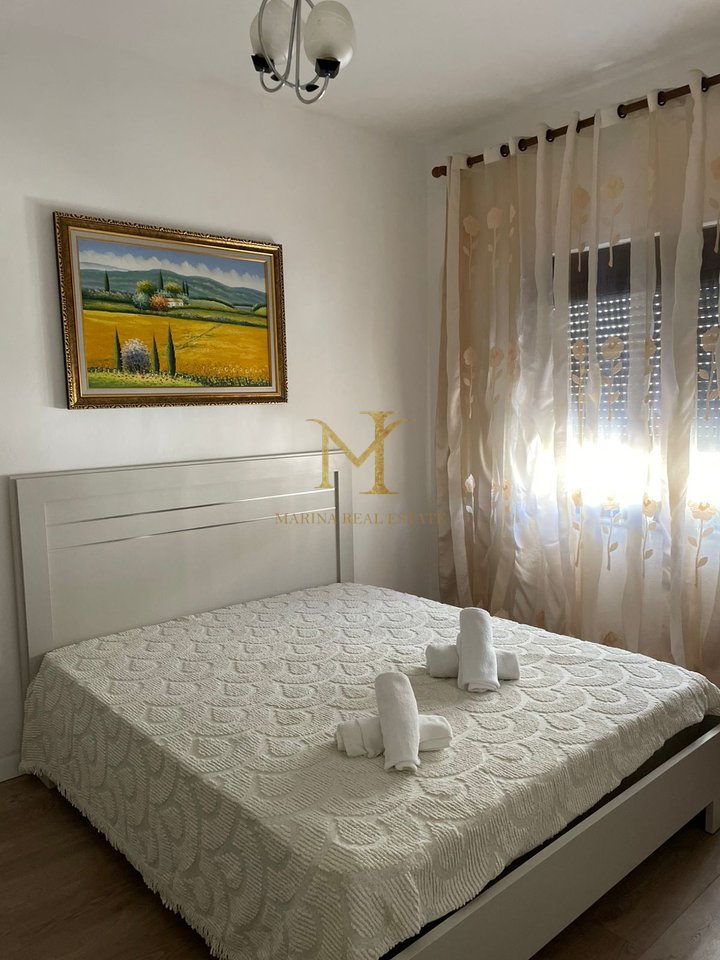 Qera apartamenti 1+1 Durres, tek Markata