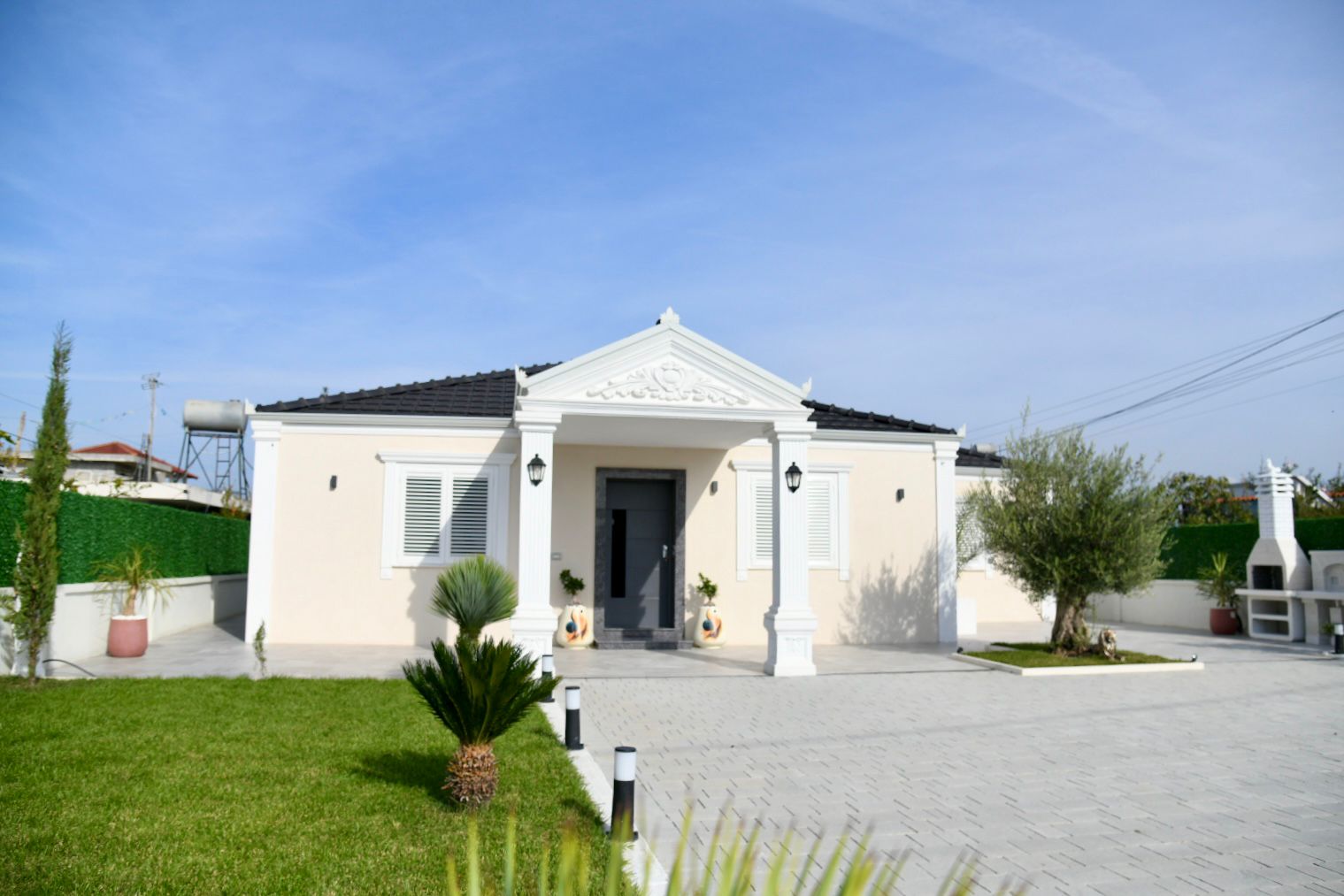 SHITET VILA MODERNE. Durres, Ish-Keneta