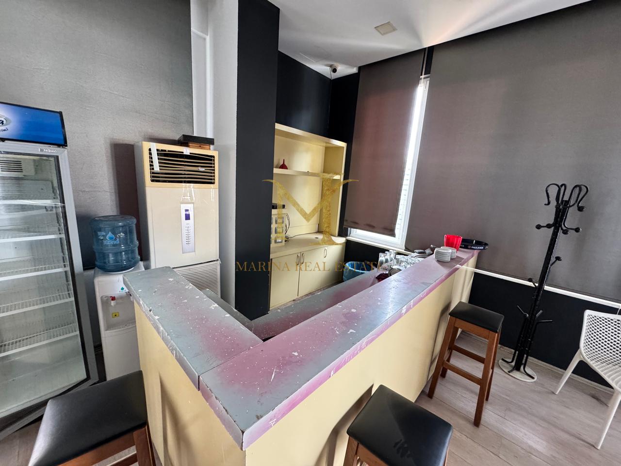 Locale commerciale pronto all'uso, a Golem. Biliardo, caffè sportivo e altro ancora.