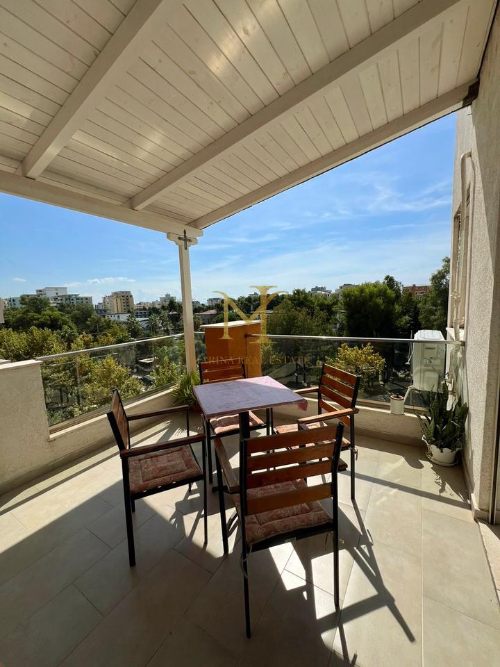 OFROHET ME QERA APARTAMENT 2+1 ME VERANDE, NE PLAZH PERBALLE ME FLORIDEN