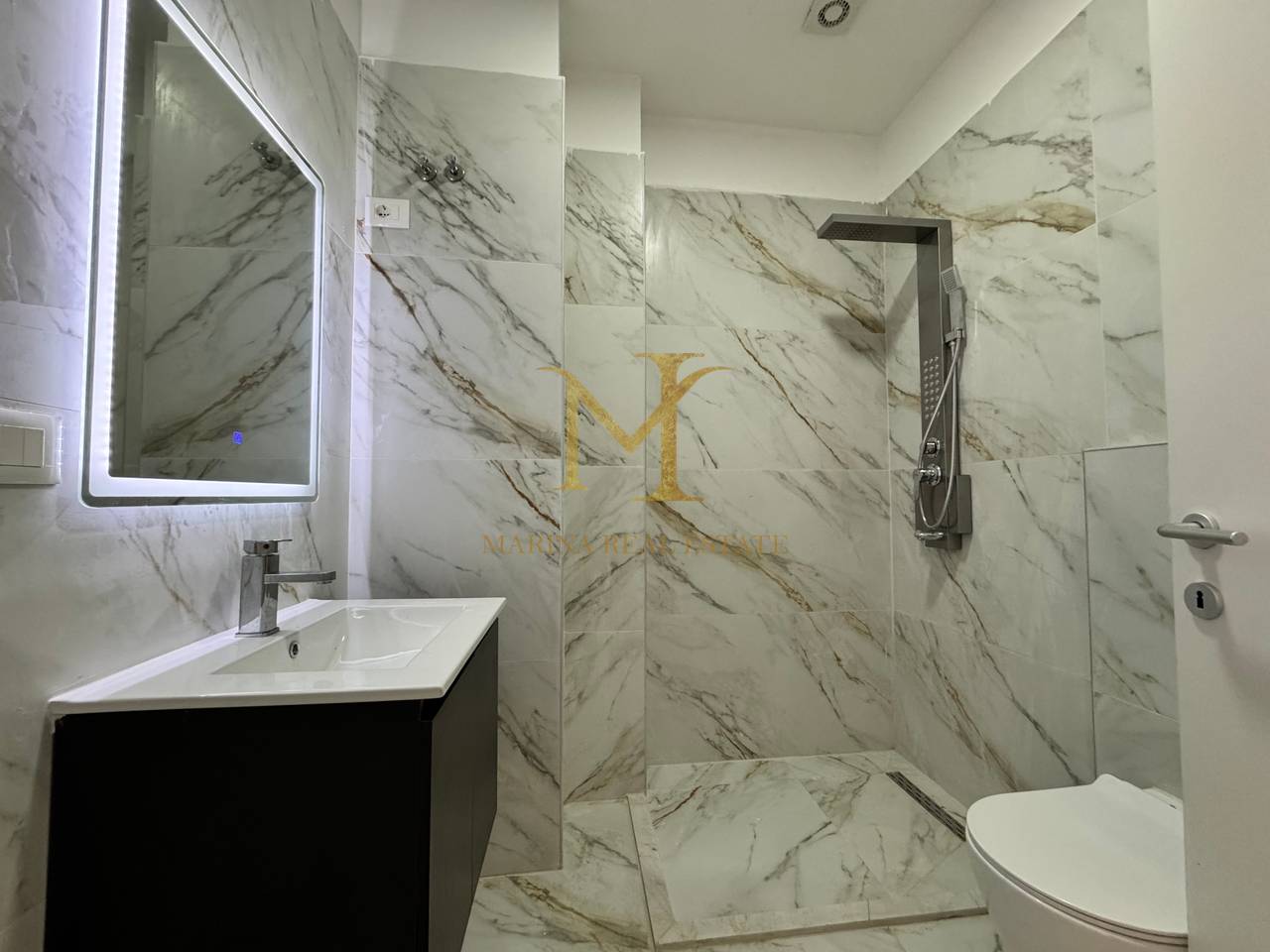 Ofrohet Apartament 2+1 Per Shitje Ne Plazh Iliria !!