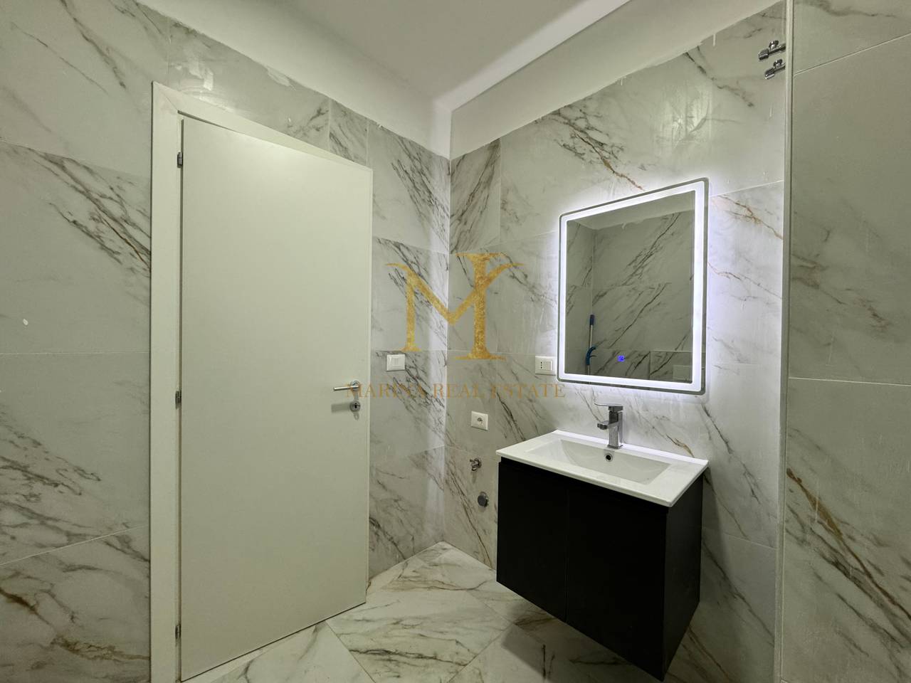 Ofrohet Apartament 2+1 Per Shitje Ne Plazh Iliria !!