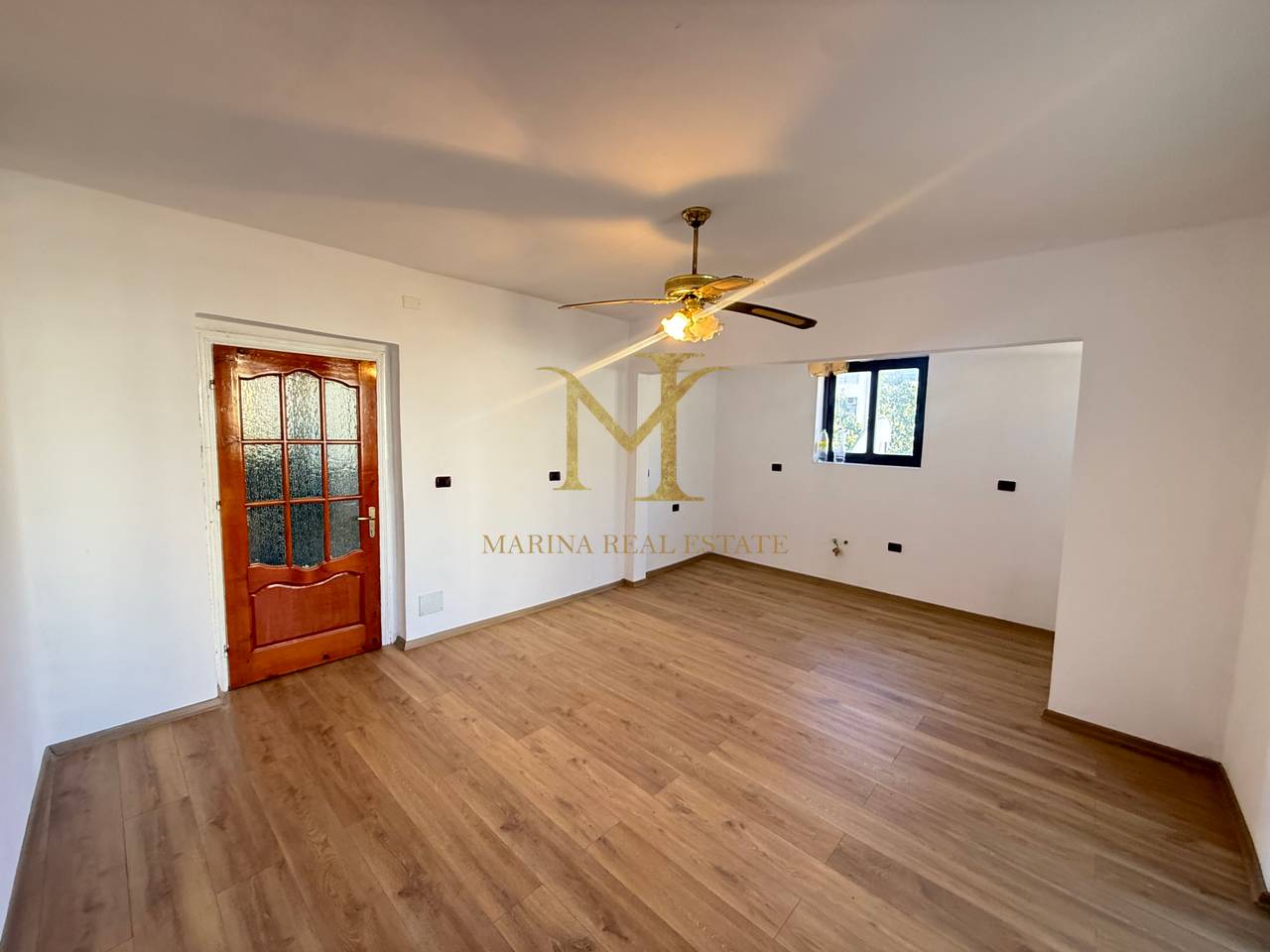 VENDESI APPARTAMENTO 2+1+2 BALCONI, VICINO AL PALAZZO DELLO SPORT!