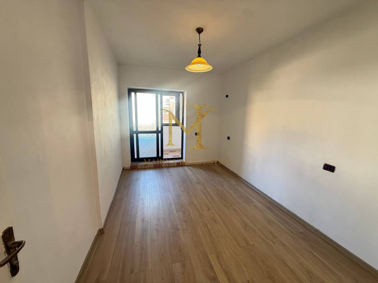 VENDESI APPARTAMENTO 2+1+2 BALCONI, VICINO AL PALAZZO DELLO SPORT!