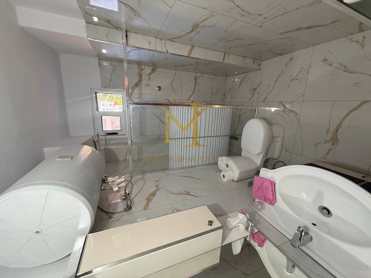 VENDESI APPARTAMENTO 2+1+2 BALCONI, VICINO AL PALAZZO DELLO SPORT!