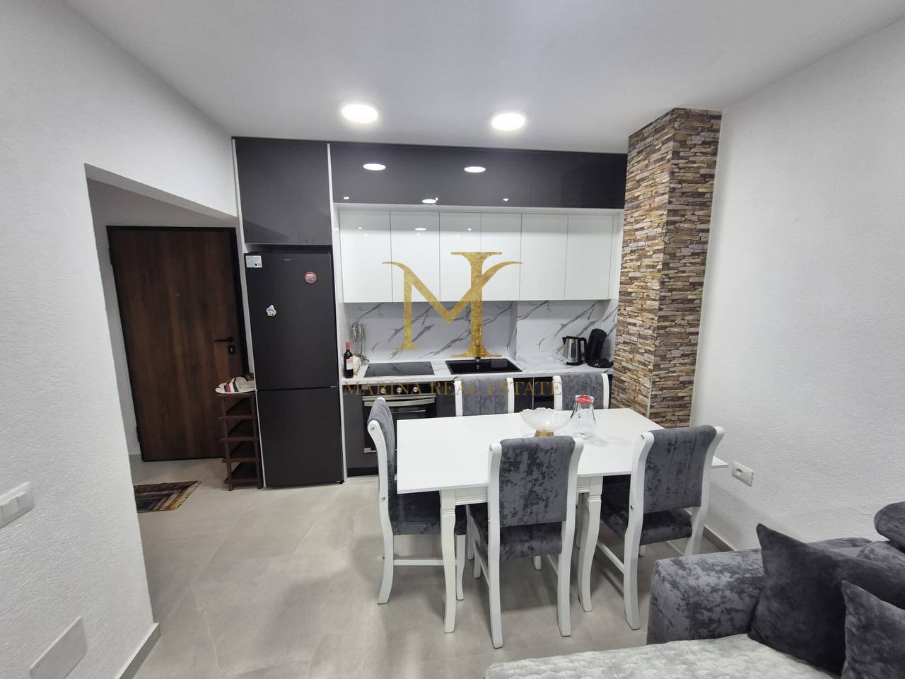 Golem - Jepet me qera super apartament 1+1.