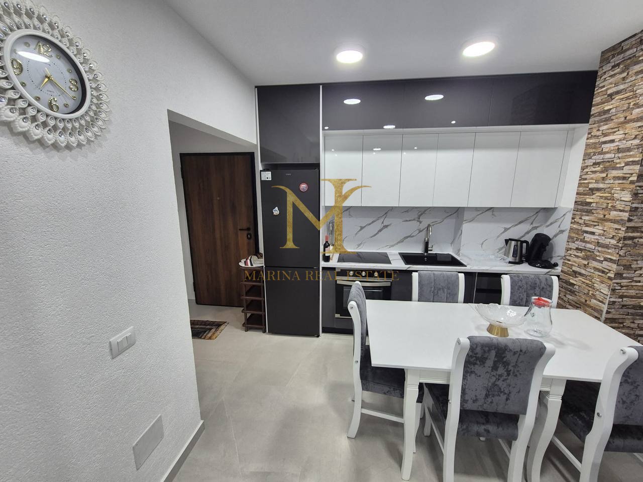 Golem - Jepet me qera super apartament 1+1.