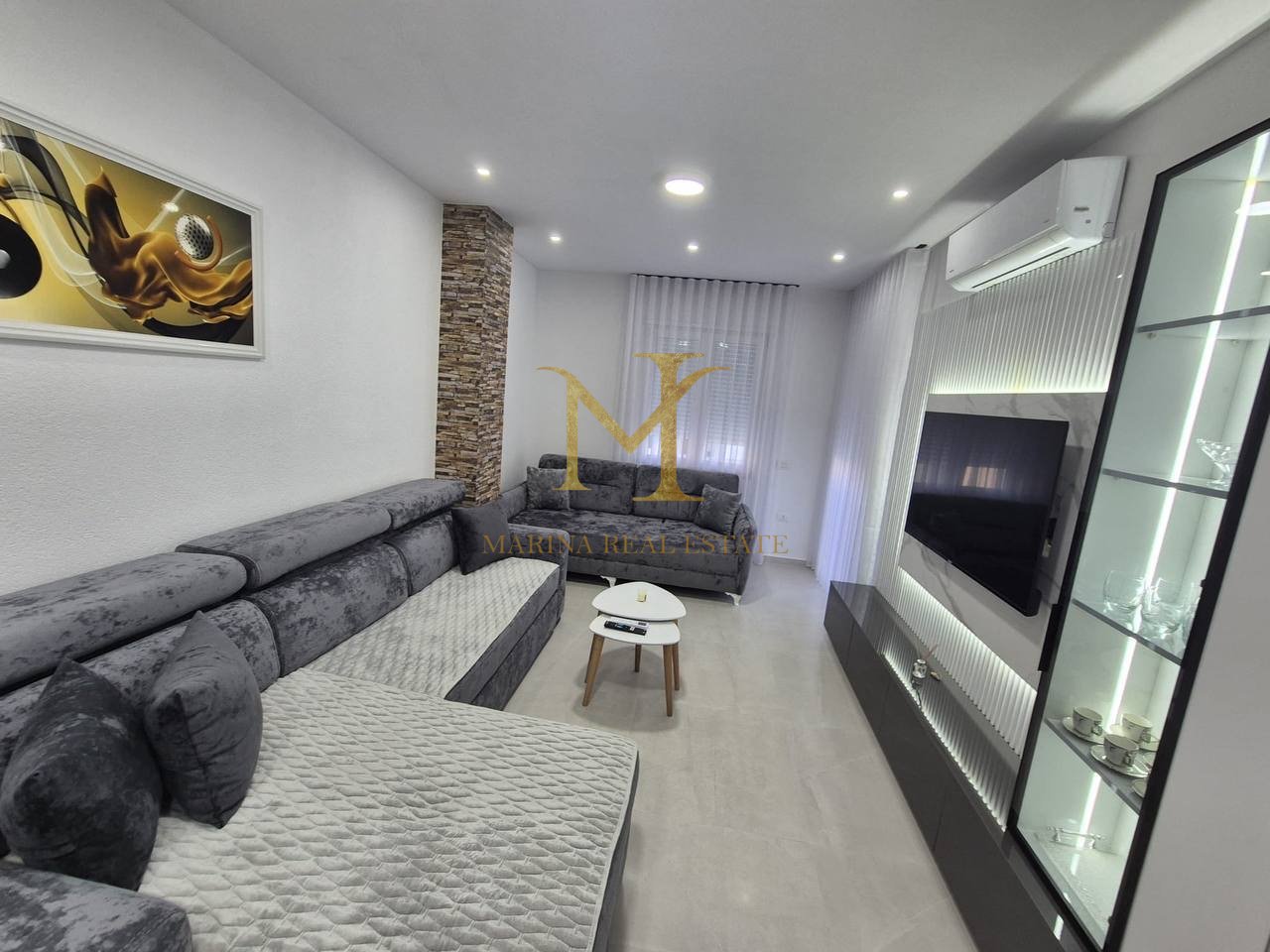 Golem - Jepet me qera super apartament 1+1.