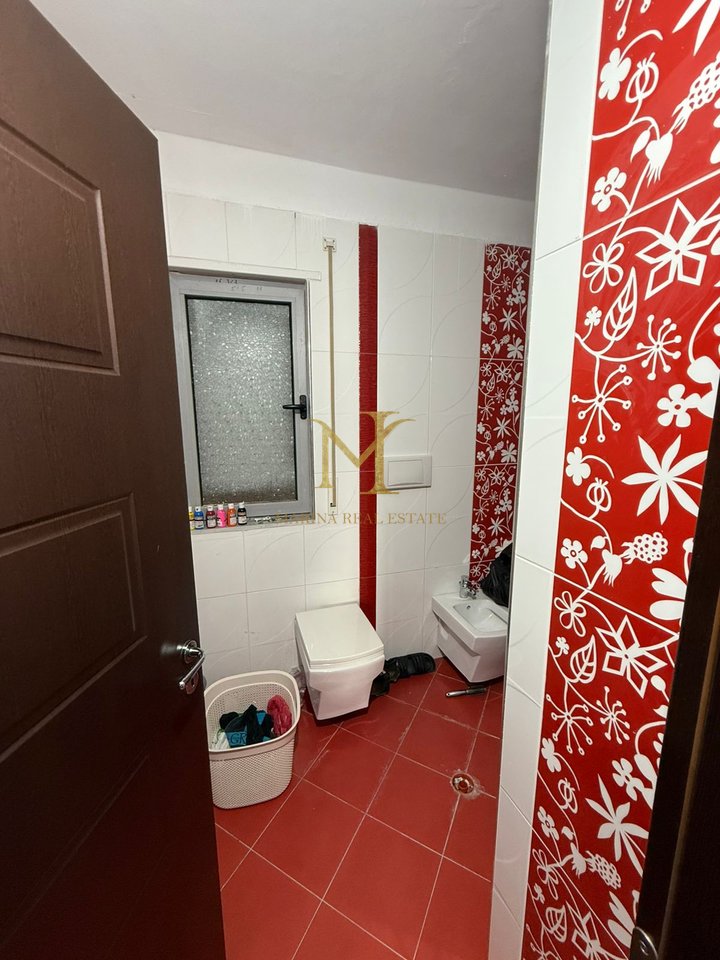 VENDESI IN VENDITA APPARTAMENTO 2+1+ VERANDA, SUPERFICIE 149 M2, PRESSO IL COMPLESSO EKA SULLA SPIAGGIA DI DURAZZO!