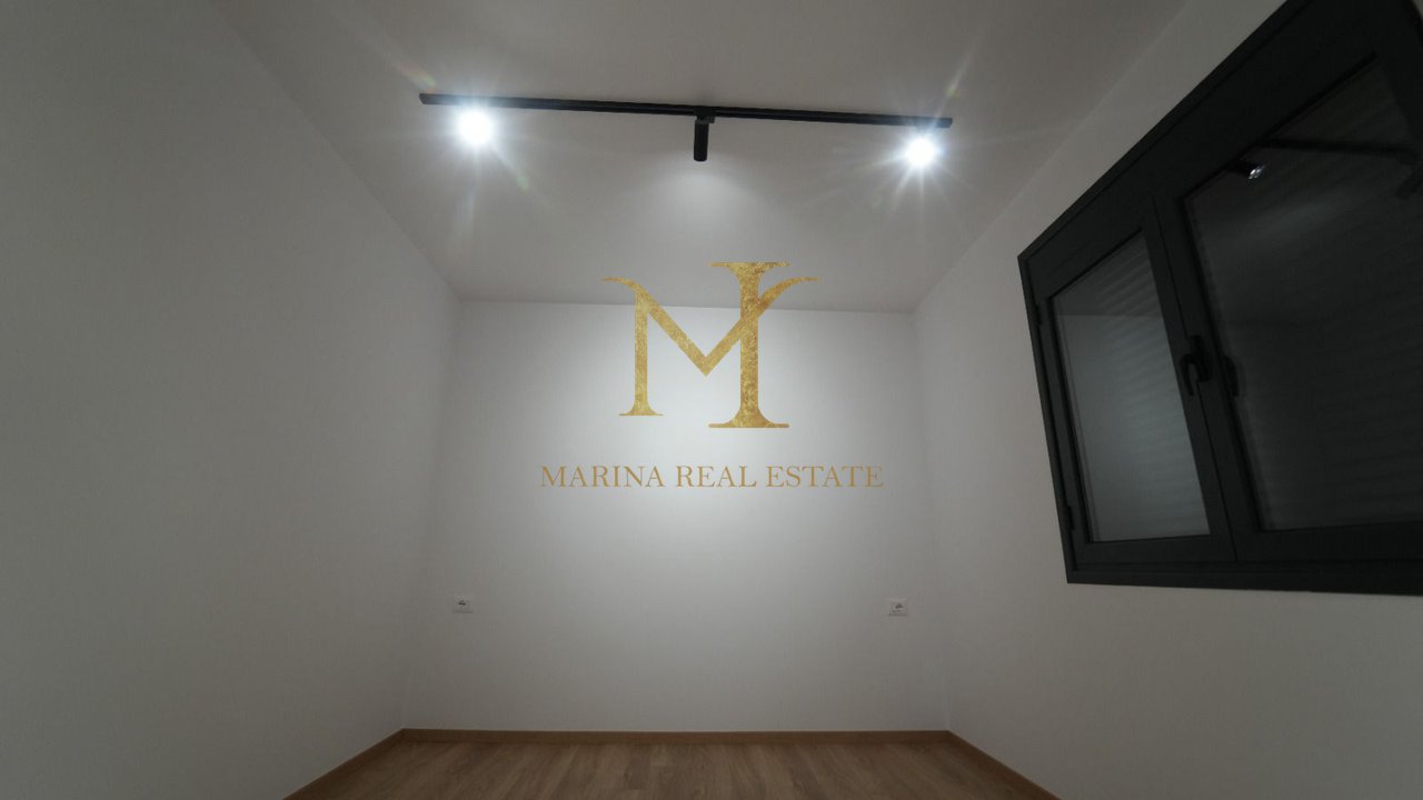 AMBIENTE BUSINESS Durazzo, Centro (Museo dei Martiri)