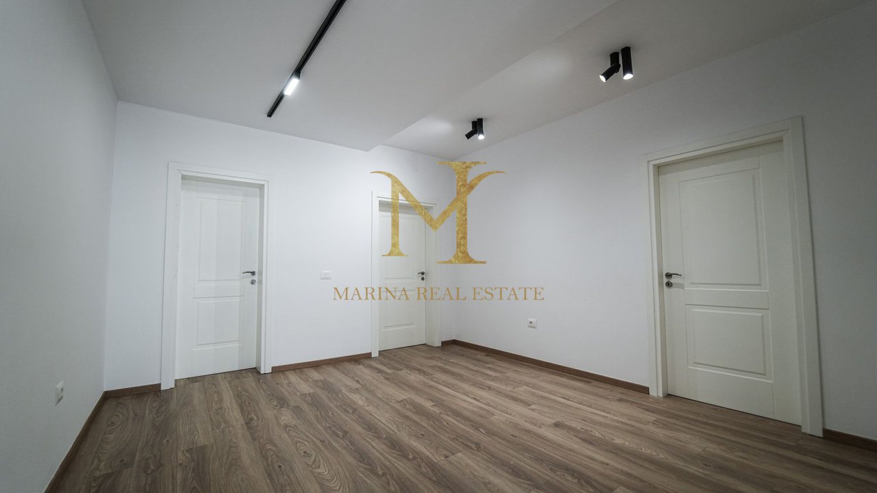 AMBIENTE BUSINESS Durazzo, Centro (Museo dei Martiri)