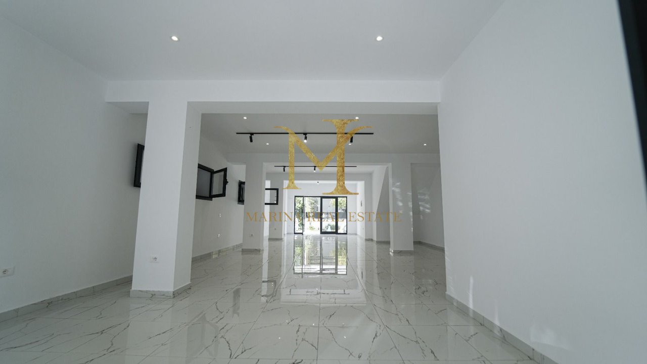 AMBIENTE BUSINESS Durazzo, Centro (Museo dei Martiri)