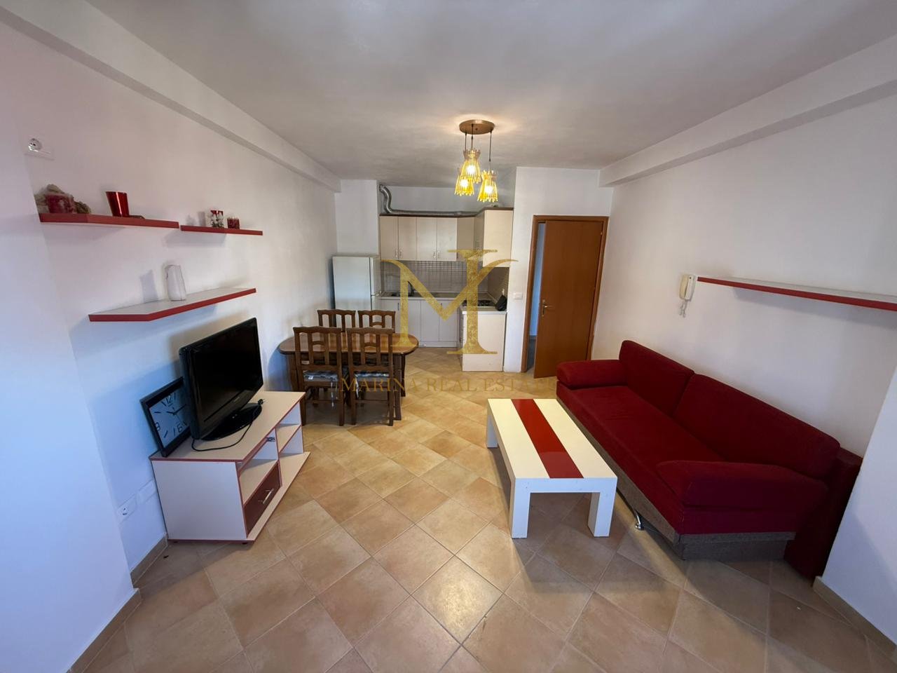 IN VENDITA APPARTAMENTO 1+1+ 2 BALCONI, SULLA SPIAGGIA RROTA E KUQE!
