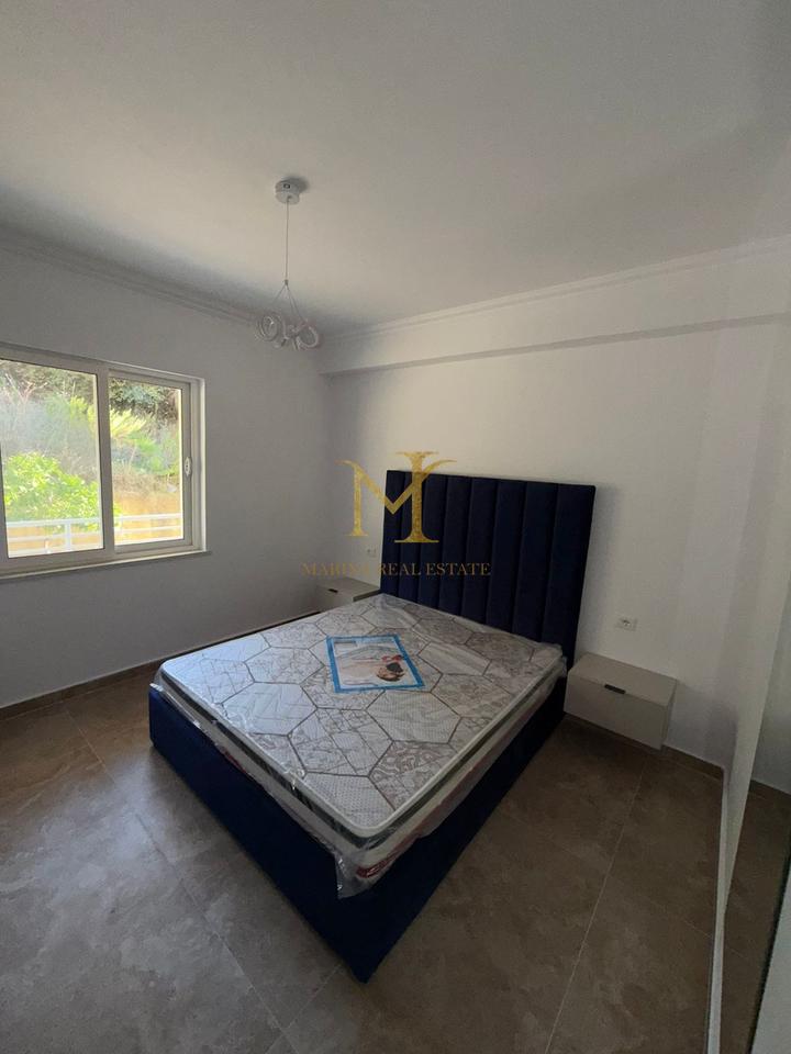 IN VENDITA APPARTAMENTO 1+1, CON VISTA MARE SULLO SCOGLIO DI KAVAJA!
