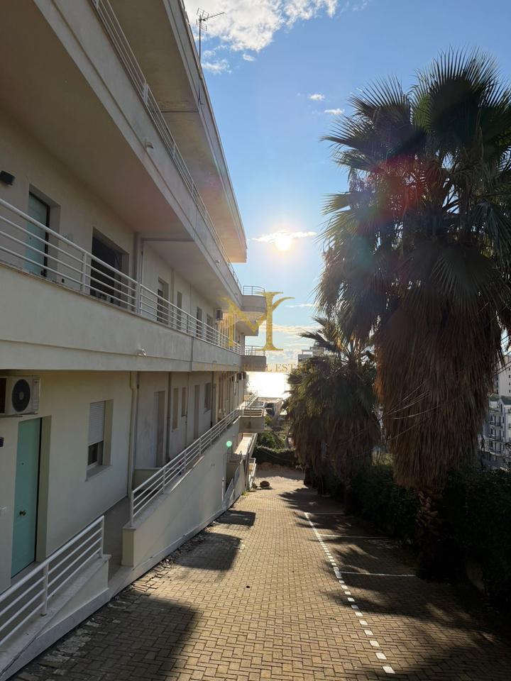 IN VENDITA APPARTAMENTO 1+1, CON VISTA MARE SULLO SCOGLIO DI KAVAJA!