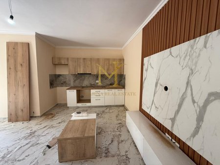 OFROHET PER SHITJE APARTAMENT 1+1 , NE SHKEMBIN E KAVAJES !