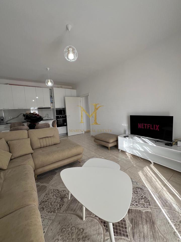 Ofrohet Per Qera Apartament 2+1 me pamje deti , Plazh Durres  !!