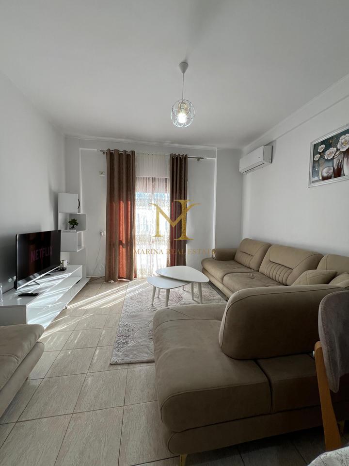 Ofrohet Per Qera Apartament 2+1 me pamje deti , Plazh Durres  !!