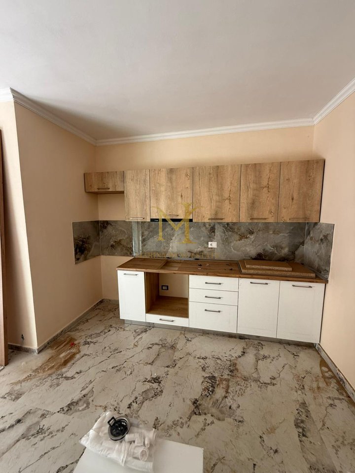 OFROHET PER SHITJE APARTAMENT 1+1 , NE SHKEMBIN E KAVAJES !