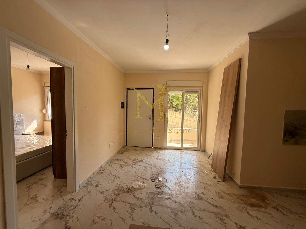 OFROHET PER SHITJE APARTAMENT 1+1 , NE SHKEMBIN E KAVAJES !