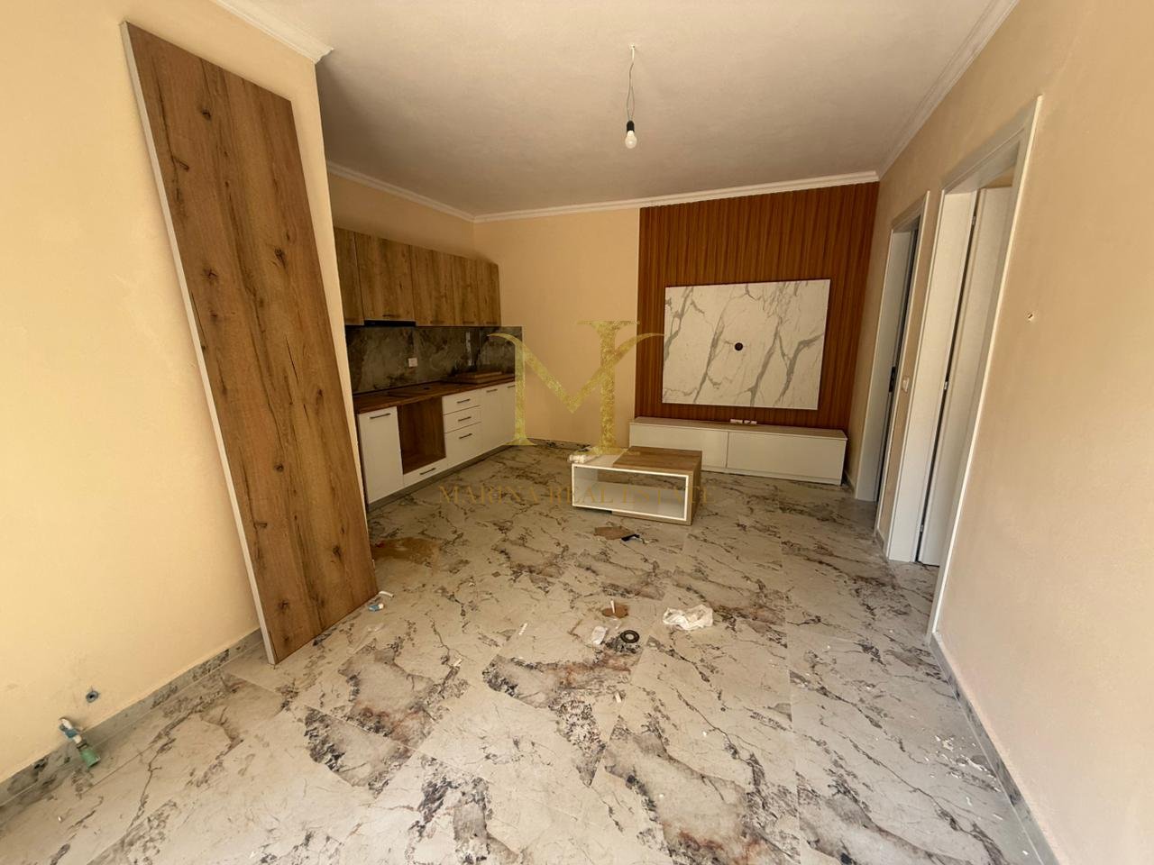 OFROHET PER SHITJE APARTAMENT 1+1 , NE SHKEMBIN E KAVAJES !