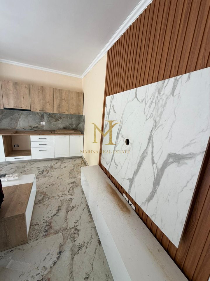 OFROHET PER SHITJE APARTAMENT 1+1 , NE SHKEMBIN E KAVAJES !