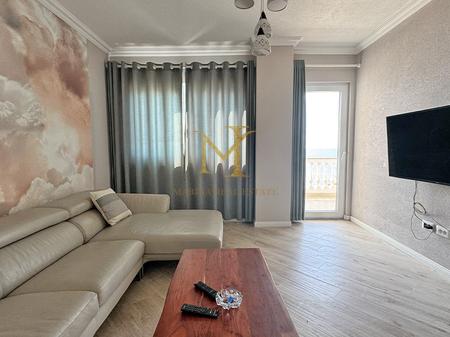 Qera Super Apartament 2+1 Durres, Plazh.