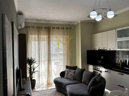 APARTAMENT 1+1 ME QERA AFATGJATE NE SHKEMBIN E KAVAJES !!