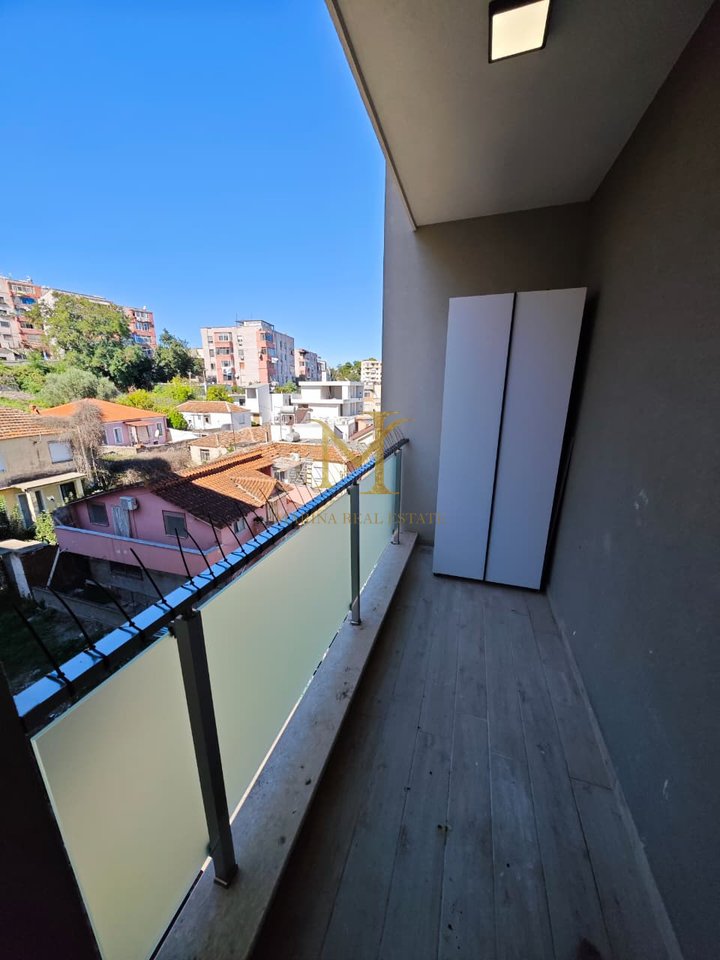 Jepet me qira apartament luksoz 1+1 në zonën Bashkia, Durrës
