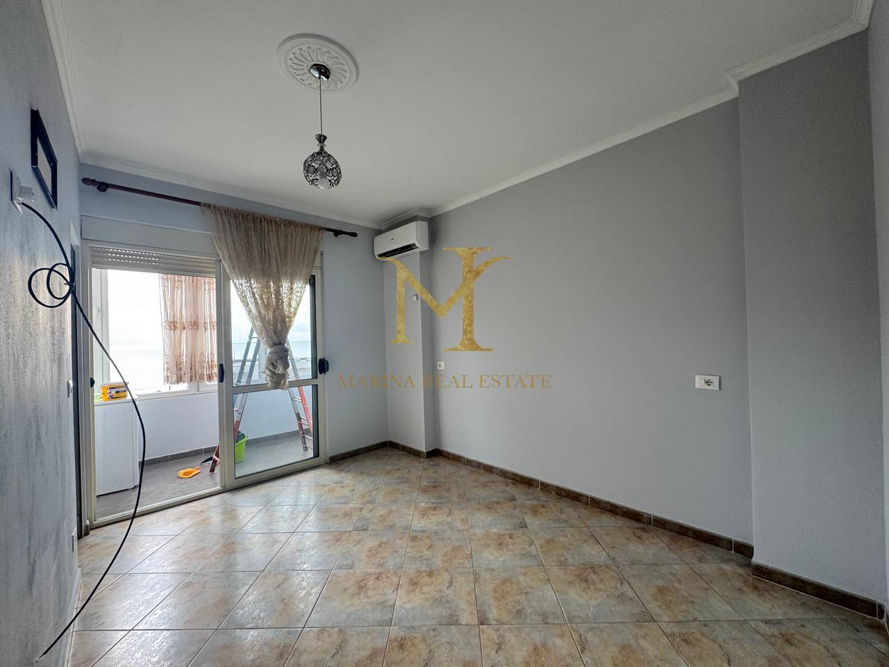 Shitet Apartament 3+1+2, Durres, zona Rrota e Kuqe – Pamje nga Deti