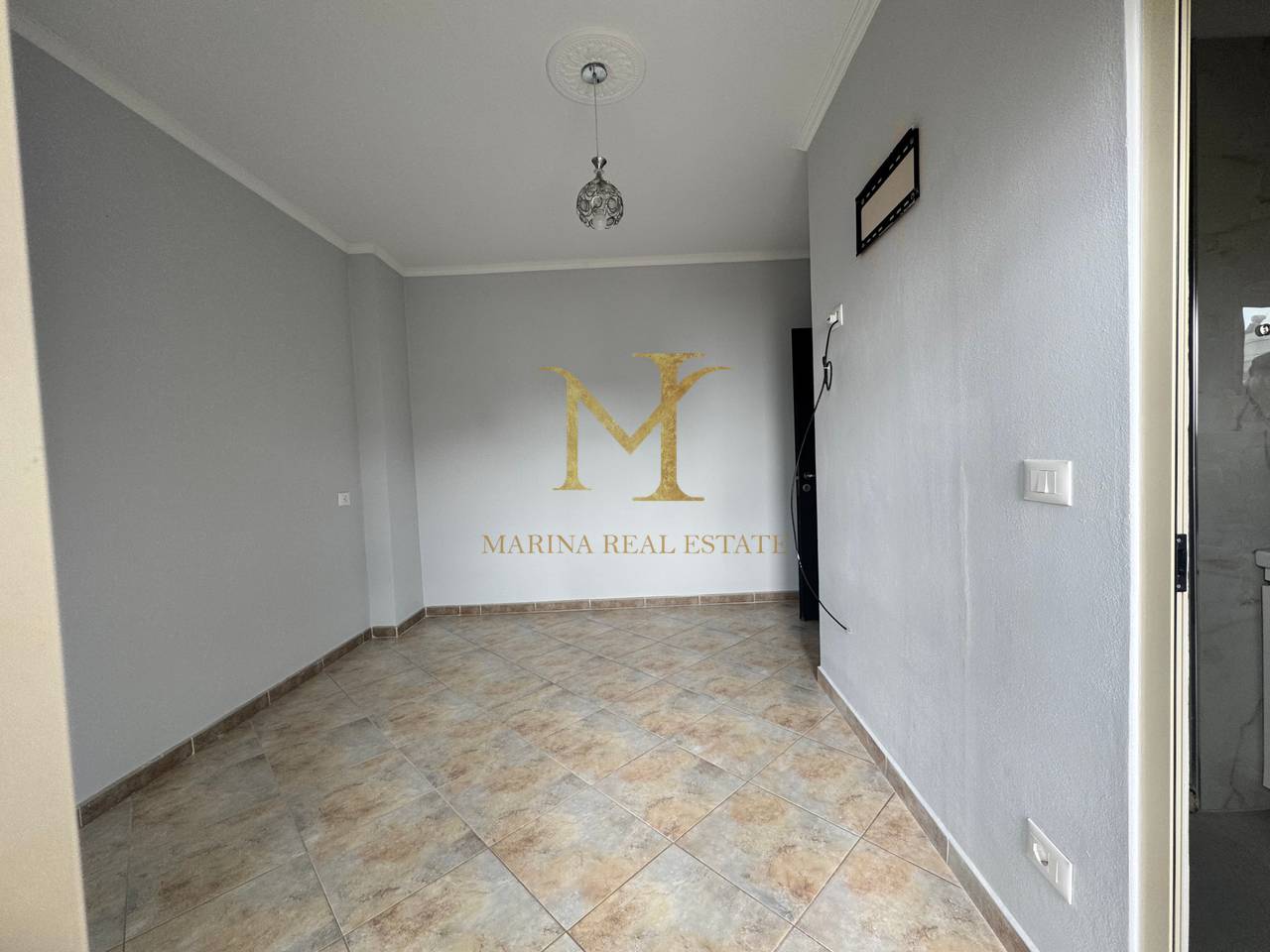 Shitet Apartament 3+1+2, Durres, zona Rrota e Kuqe – Pamje nga Deti