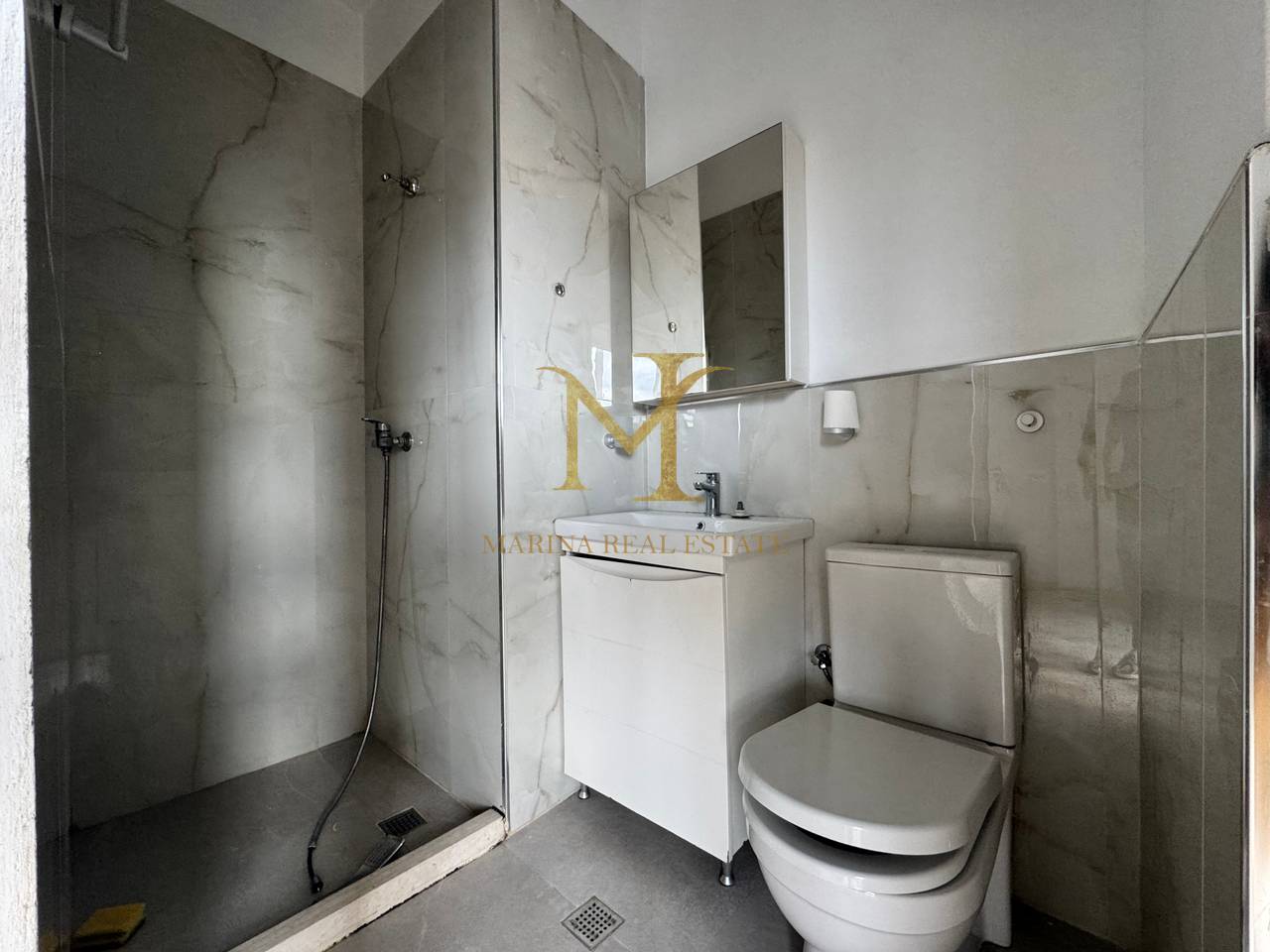 Shitet Apartament 3+1+2, Durres, zona Rrota e Kuqe – Pamje nga Deti