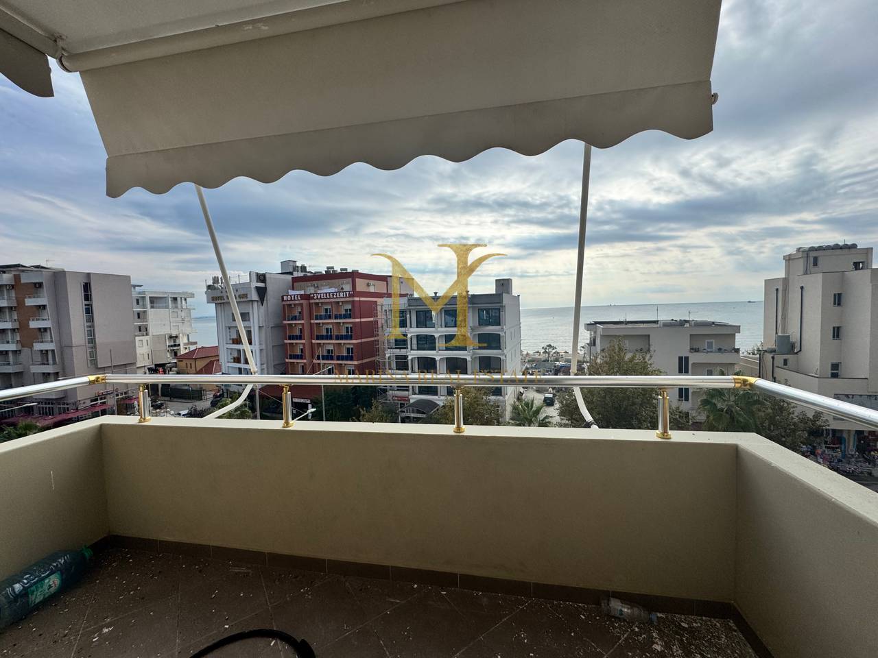 Shitet Apartament 3+1+2, Durres, zona Rrota e Kuqe – Pamje nga Deti