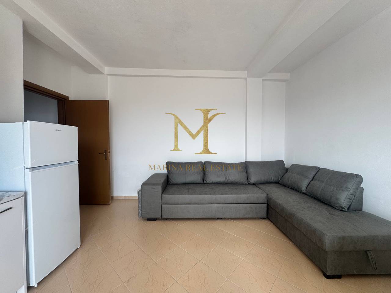 Qera apartament 2+1, Plazh Durres prane Shkolla