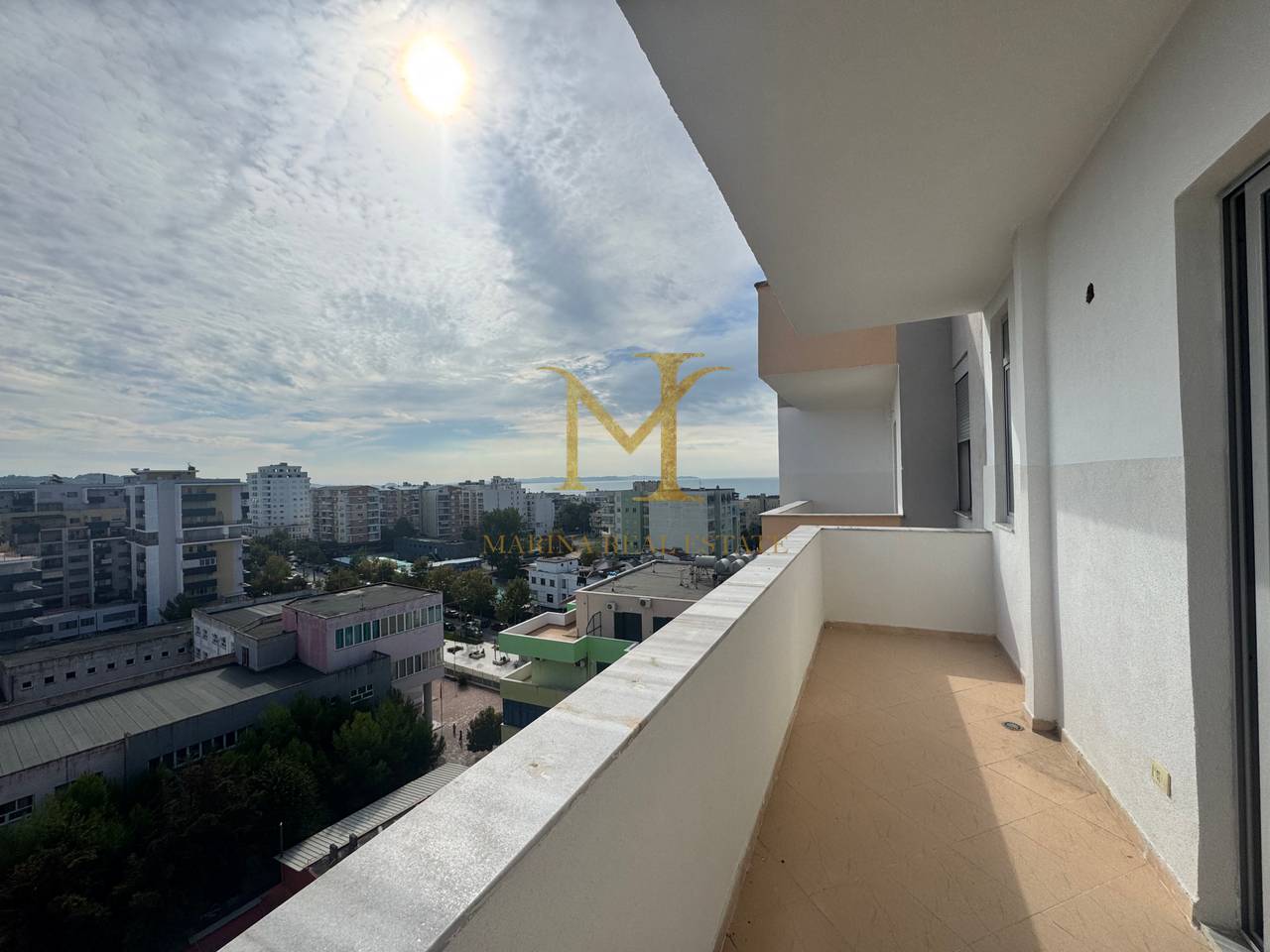 Qera apartament 2+1, Plazh Durres prane Shkolla