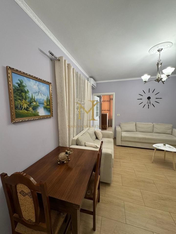 Apartamente 1+1 per Qera , Perballe me Kompleksin Florida !!
